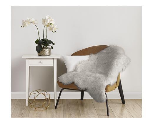Huntington Home 
 24" x 36" Faux Sheepskin Rug