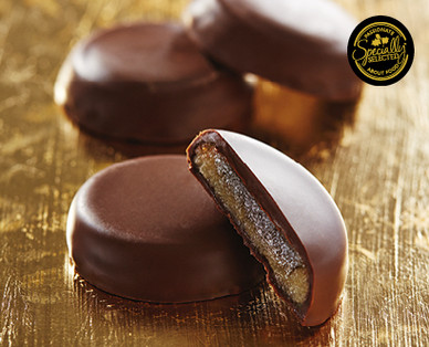 SPECIALLY SELECTED MARZIPAN ROUNDS 210G