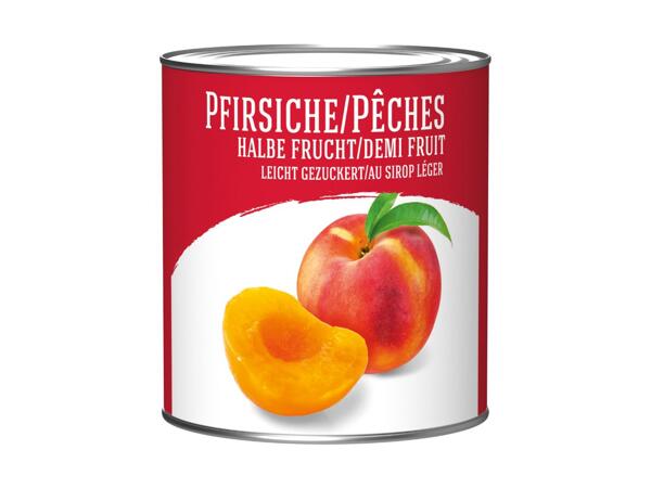 Pêches coupées en deux