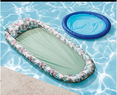 Pool Lounge