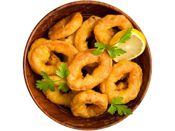 Tintenfischringe im Backteig