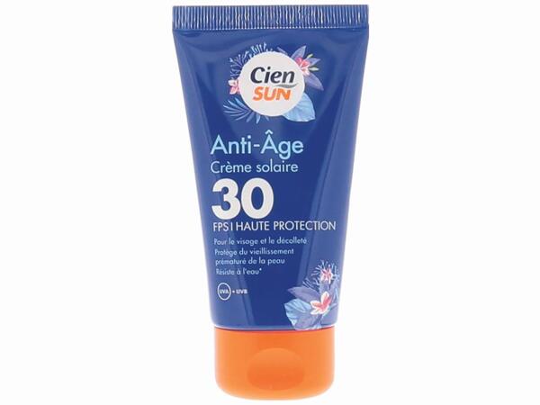 Crème solaire active ou anti-âge