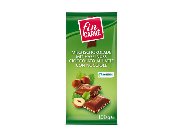 Milchschokolade mit gehackten Haselnüssen​