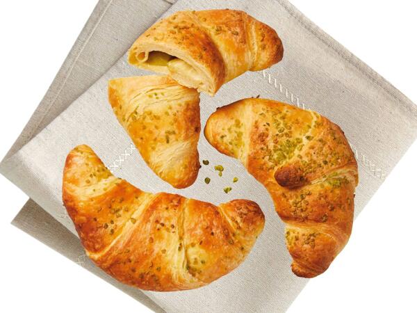 Croissant mit Pistazienfüllung
