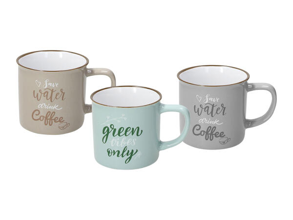 Set of mugs