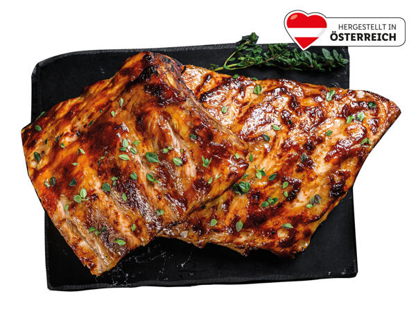 Frische Ofen-Ribs mariniert