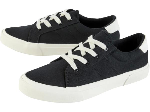 Men's canvas shoes
