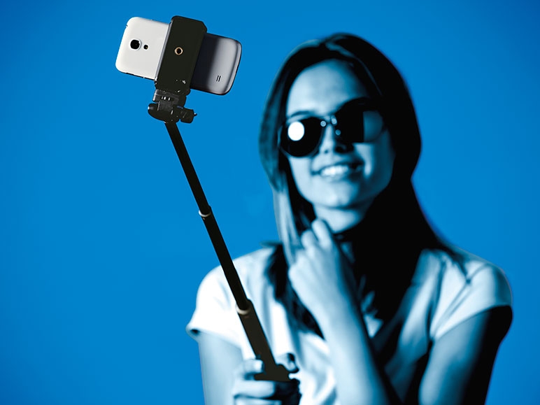 SILVERCREST Selfie Stick with Integrated Powerbank