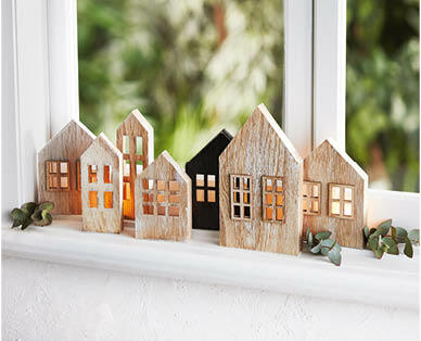 Wooden House 7 Piece Set