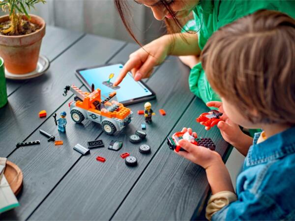 Lego Large LEGO(R) Play Set - Tow Truck