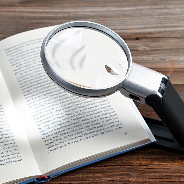 Loupe avec lampe LED