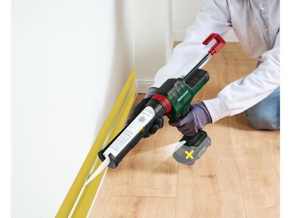 Cordless caulking gun