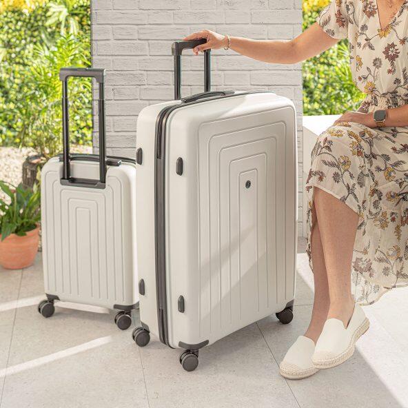 LIVE IN STYLE(R) 				Reistrolley