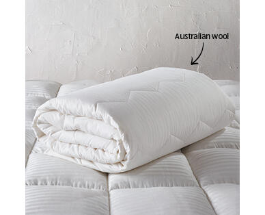 Summer Weight Australian Wool Cotton Quilt – Queen Size