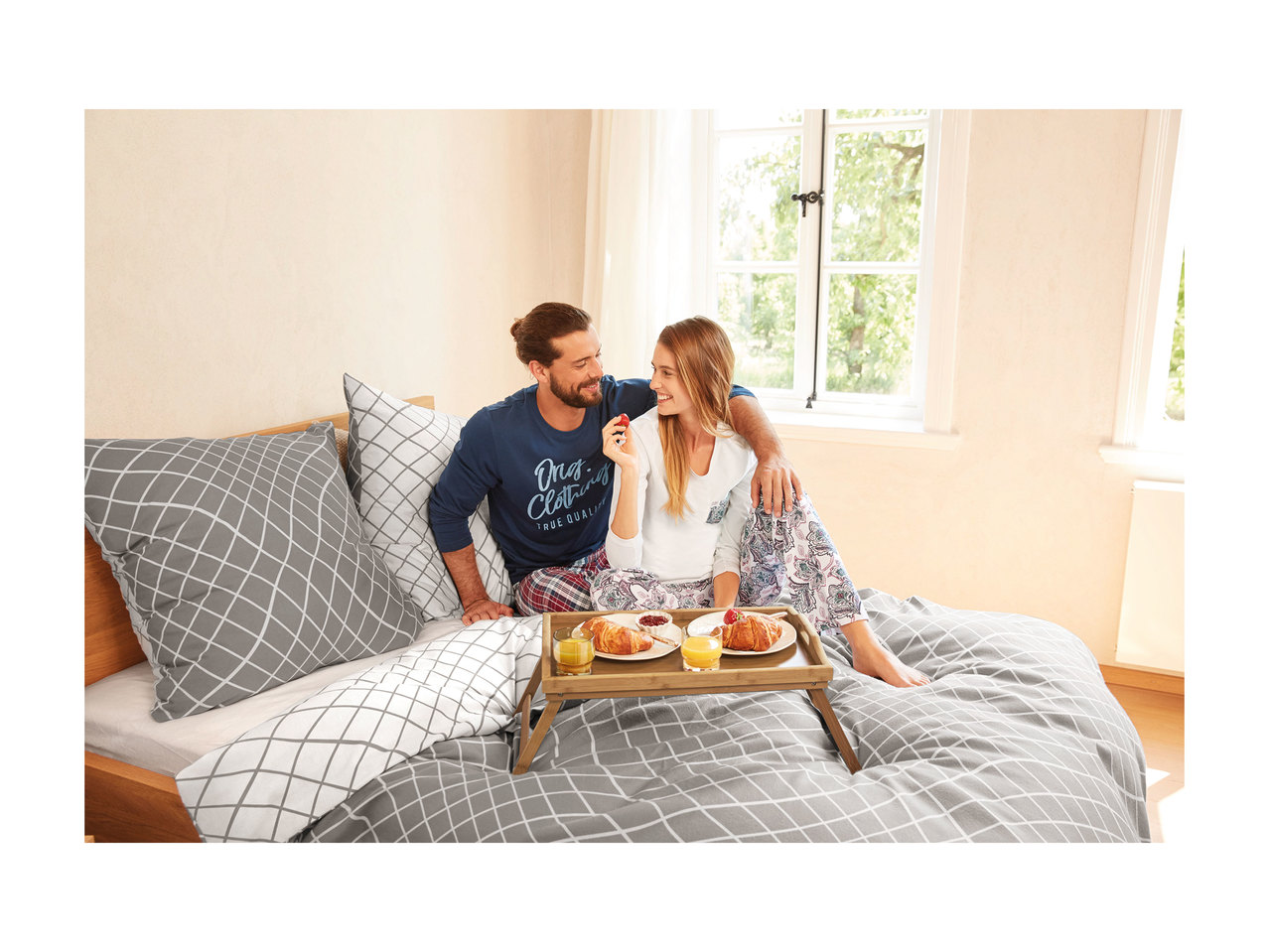 Livarno Living Bed Tray1