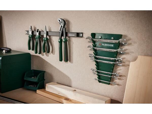 Magnetic tool holder