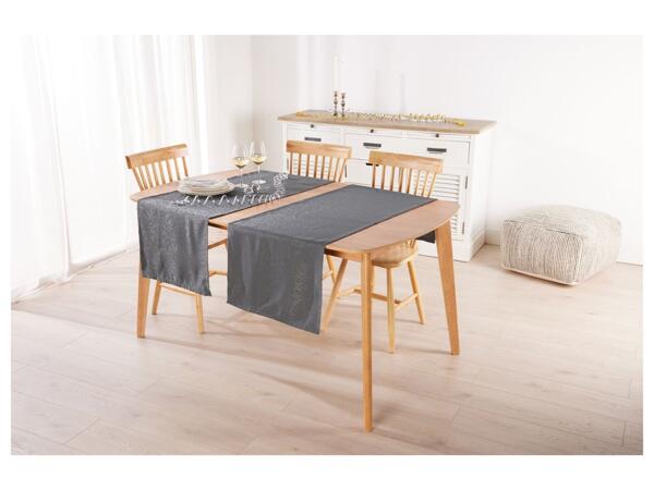 Tablecloth or table runner set