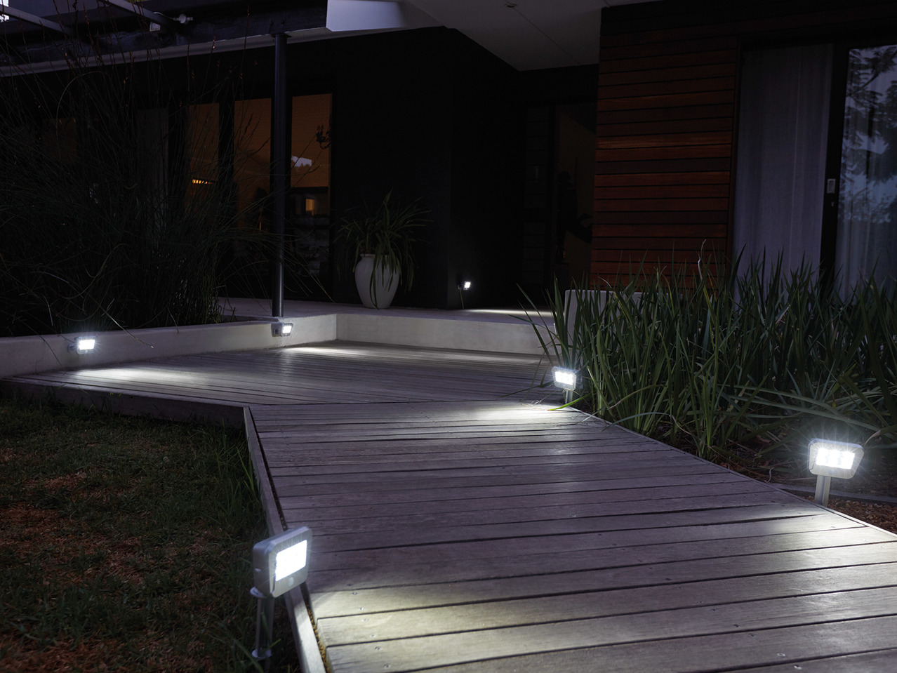 Livarno Lux LED Solar Light1