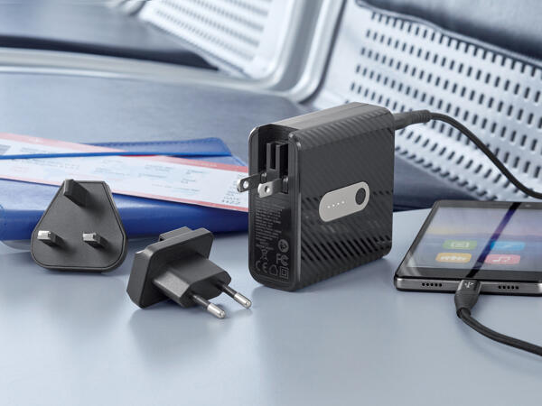 USB Travel Charger with Built-in 5200 mAh Power Bank