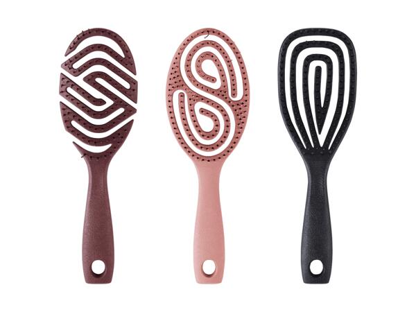 Brosse à cheveux avec teneur en paille