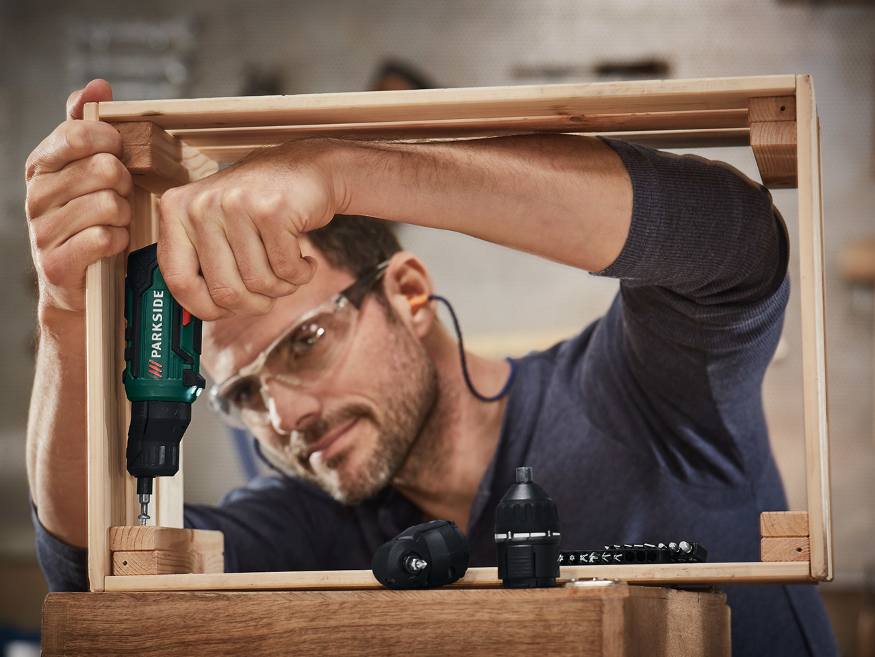 Parkside Cordless Screwdriver with Interchangeable Heads1