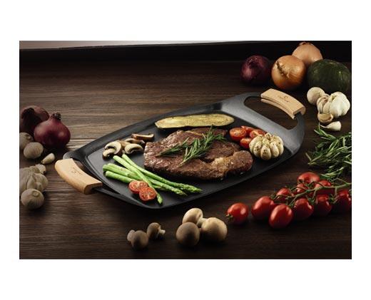 Crofton 
 Cast Aluminum Grill Roaster Assortment