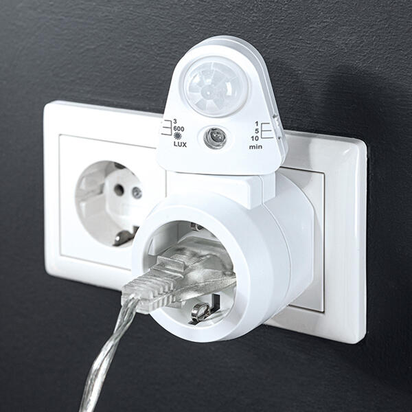 Steckdosenadapter mit Bewegungsmelder
