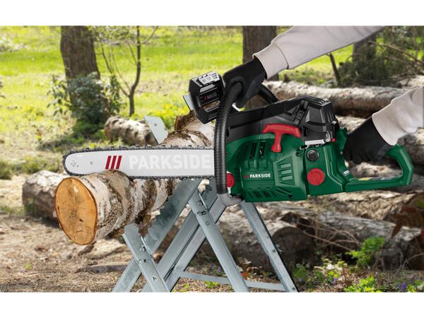 Petrol chainsaw