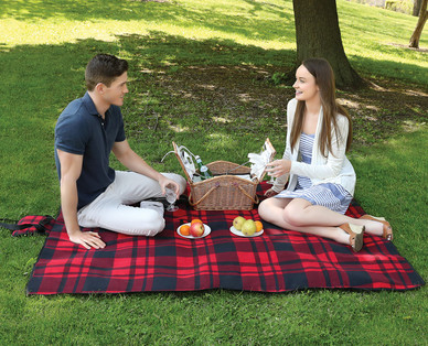Huntington Home 70" L x 60" W Outdoor Fleece Blanket