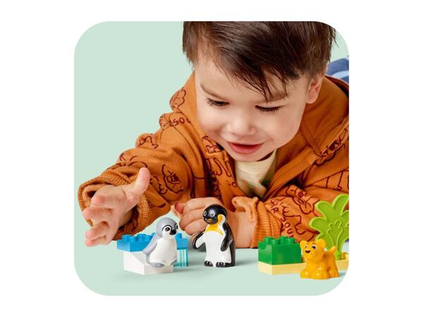 Wild Animal Families: Penguins & Lions Play Set
