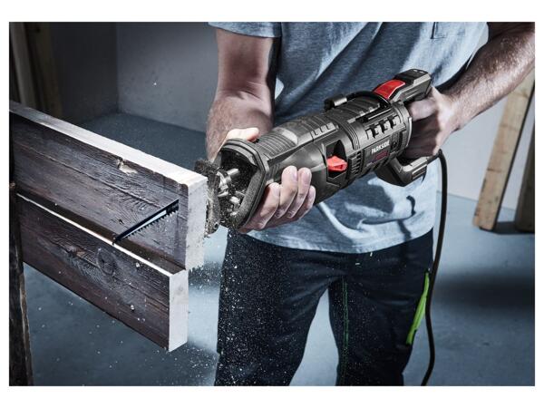 Sabre saw