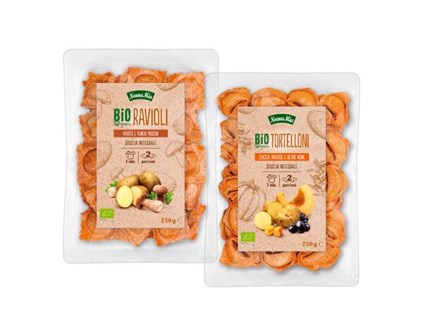 Filled organic ravioli or tortelloni
