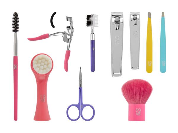 Assortiment de cosmétiques et pour manucure