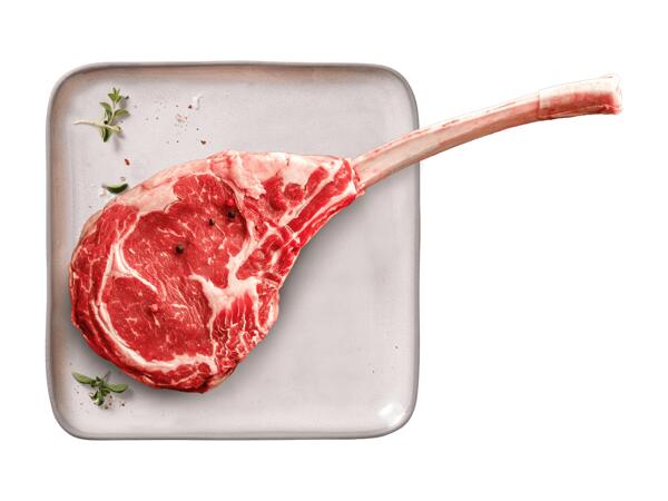 Frisches Tomahawk Steak