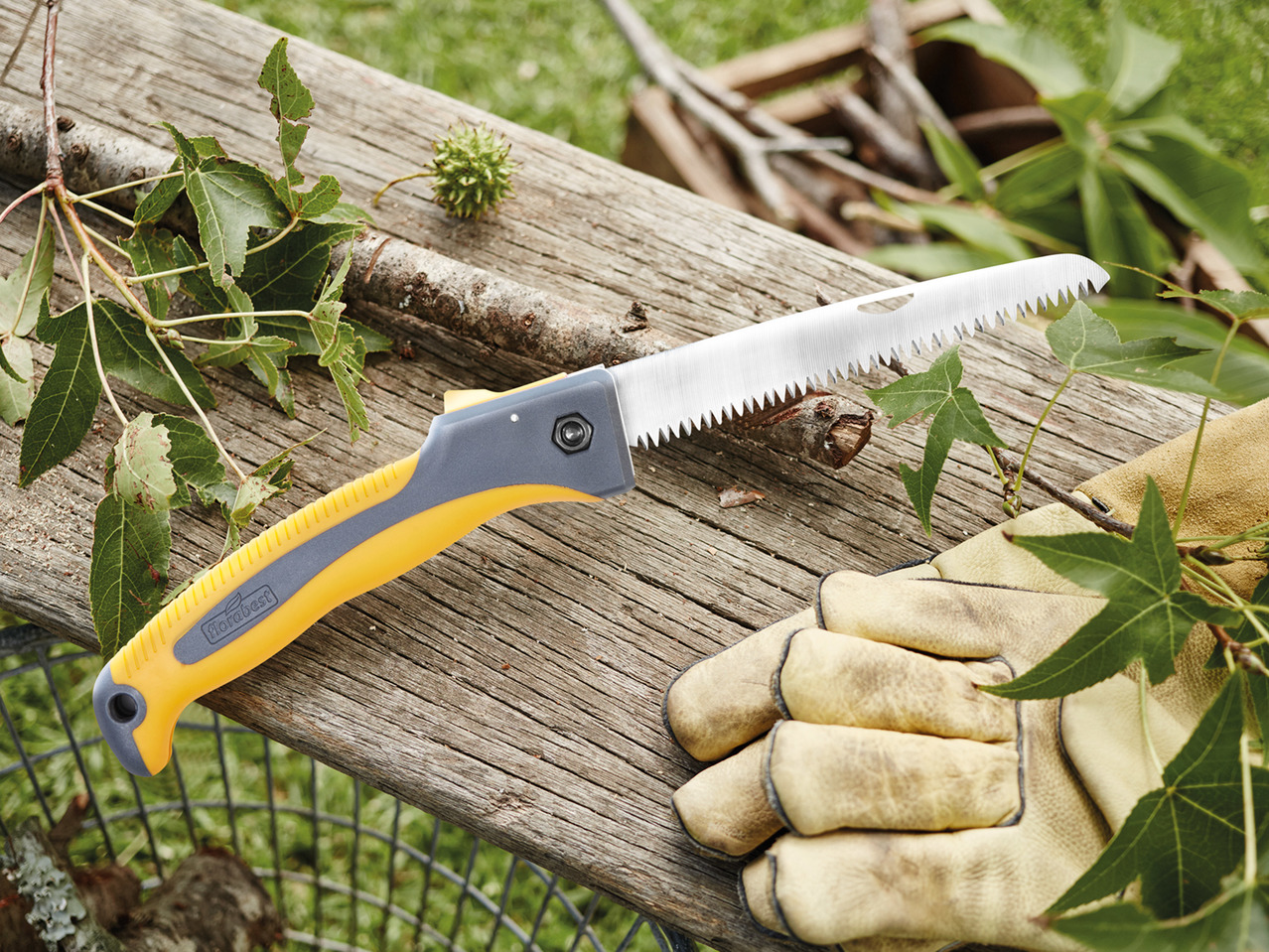 Florabest Foldable Garden Saw1