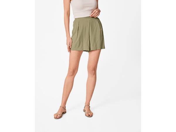 Ladies' Shorts