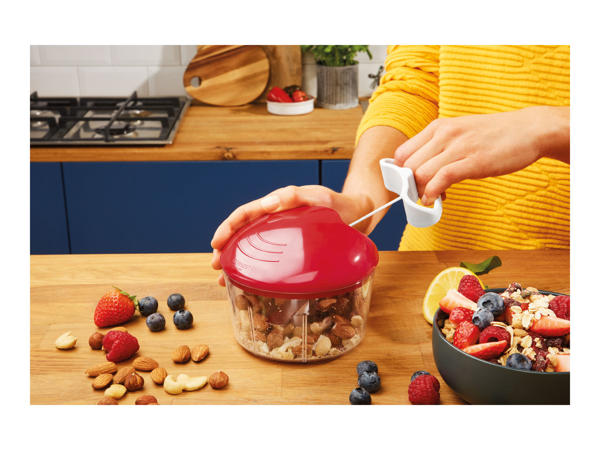 Ernesto Manual Mini Chopper1