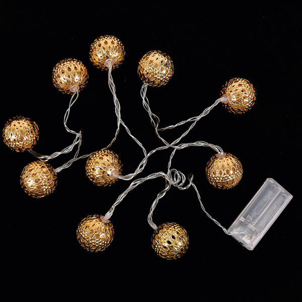 Lichterkette mit Ornamenten