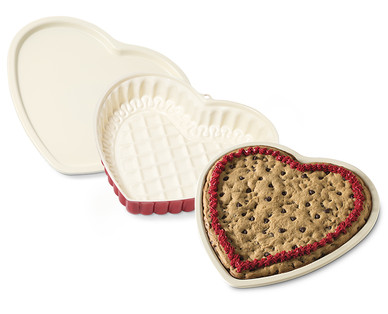 Crofton Valentine Baking Pan Assortment