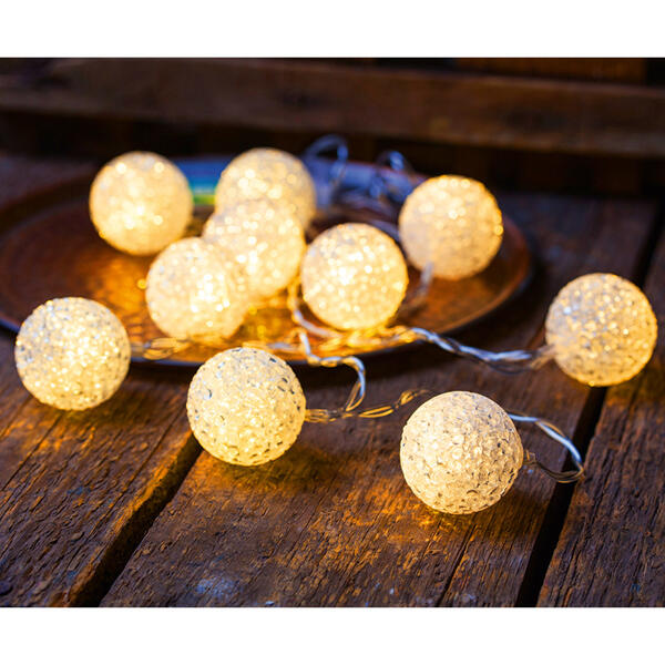 Lichterkette mit Ornamenten