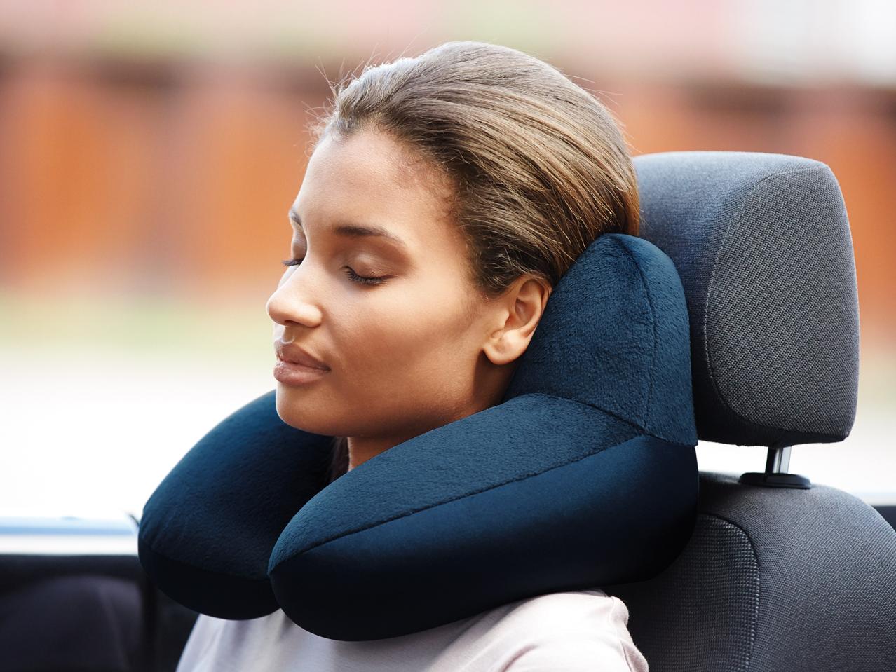 Meradiso Multi-Dimensional Neck Support Travel Pillow1