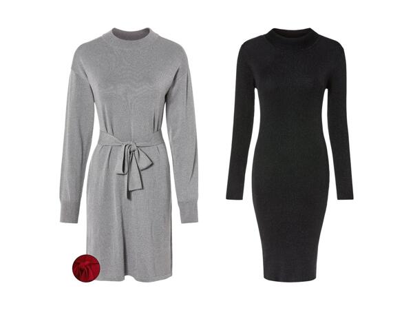 Geripptes Strickkleid