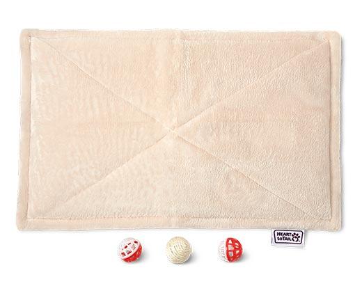 Heart to Tail 
 Cat Warming Mat