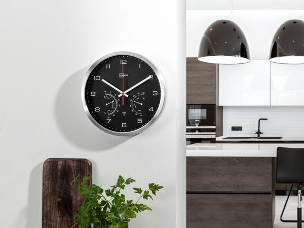 Radio-Controlled Wall Clock