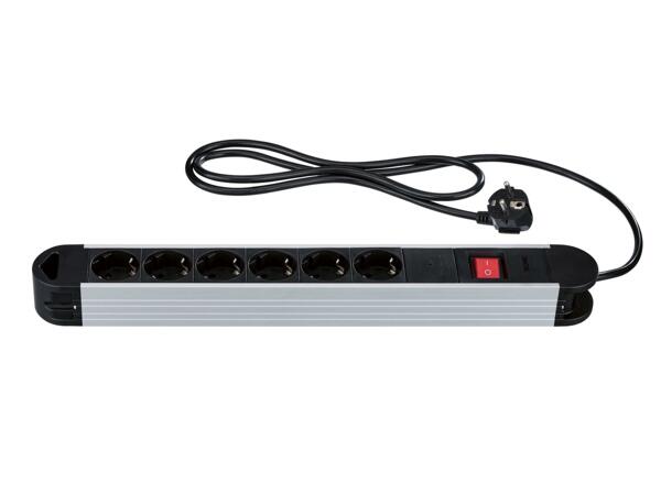 Extension lead with switch