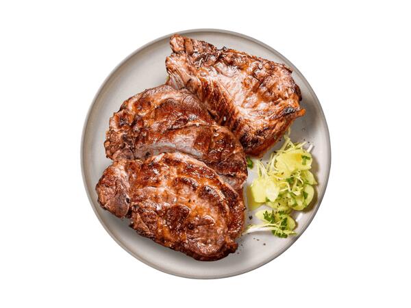 Frische Karree- oder Schopfsteaks mariniert