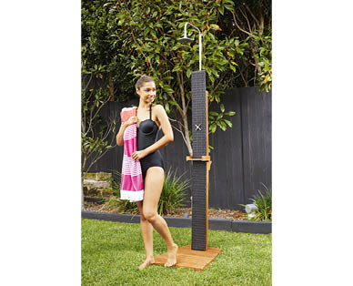 Outdoor Wicker Shower