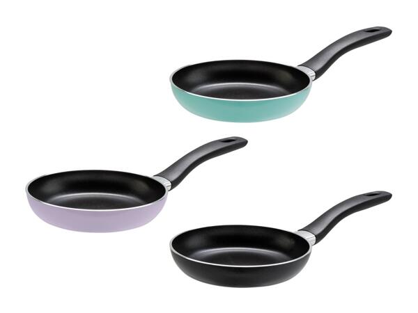 Petite poêle en aluminium