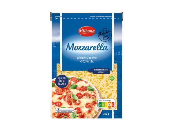 Mozzarella gerieben