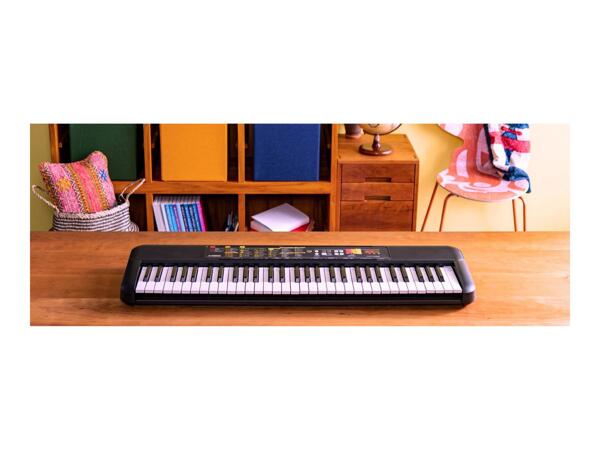YAMAHA Digital Keyboard PSR-F52